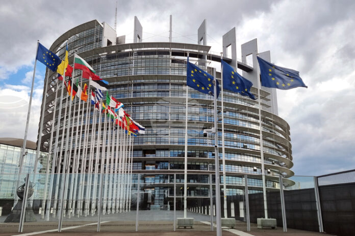 ЕП ще гласува днес предложението за вот на недоверие срещу Европейската комисия
