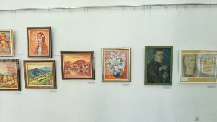 Изложба „60 години кръжок Петър Стайков“ представя творби на негови изявени ученици