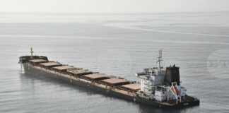 Йеменските бунтовници хуси нападнаха още един кораб в Червено море, след като поеха отговорност за потопяването на друг