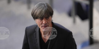 Йоахим Льов призна, че е получил няколко предложения да се върне към треньорската професия