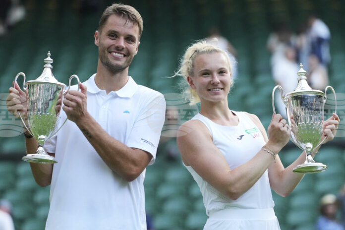 Катержина Синякова и Сем Фербеек спечелиха титлата на смесени двойки от турнира по тенис "Уимбълдън"