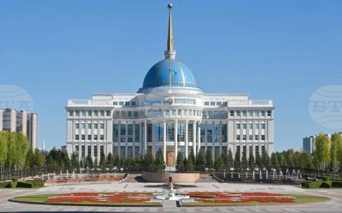 Казинформ: Президентът на Казахстан подписа договора за съюзнически отношения с Киргизстан