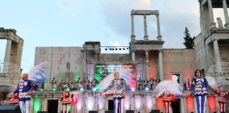 Международният фолклорен фестивал в Пловдив започна с изпълнения на танцови ансамбли от шест държави