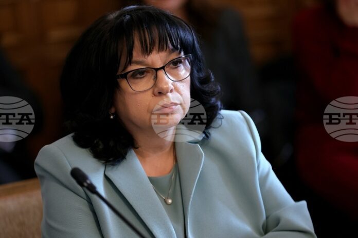 Министър Теменужка Петкова обясни, че има постъпило писмо във връзка с Детската болница, но не е искане за предоставяне на средства