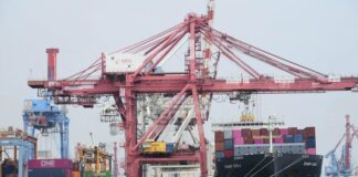 Митата ще нанесат по-голям негативен ефект върху САЩ, заяви главният икономист на "Хамбург къмършъл банк"