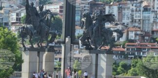 На родна земя се играе по-трудно и отговорността е голяма, каза за БТА Радослава Недялкова от Асоциацията на българските ансамбли в чужбина