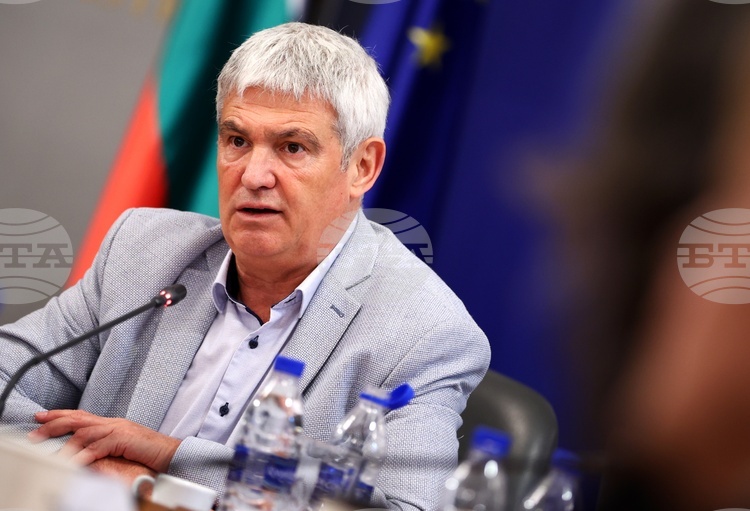 Сподели Основната ни задача в момента е да се осигури контрола