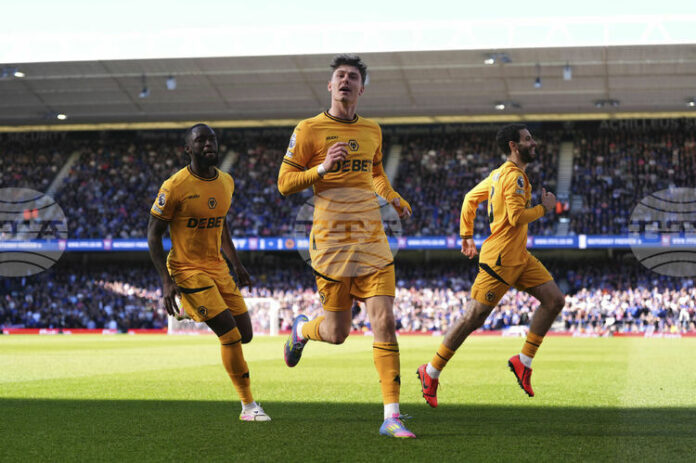 Нападателят Йорген Странд Ларсен финализира постоянния си трансфер в Уулвърхямптън, след като прекара миналия сезон под наем в тима