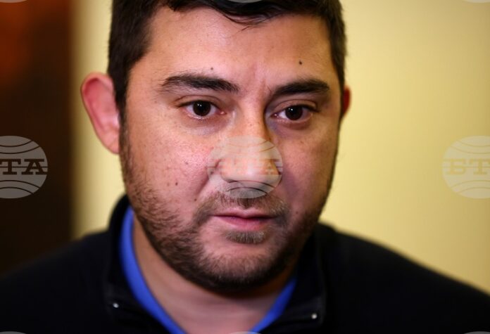 Не може произволно да се правят промени в реда и условията за паркиране, без да се знае финансовият ефект, заяви Корлос Контрера от ВМРО