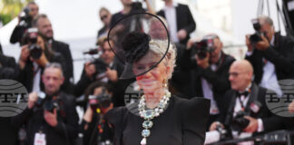 Не остарявам елегантно, казва актрисата Хелън Мирън, която отбелязва 80-ия си рожден ден