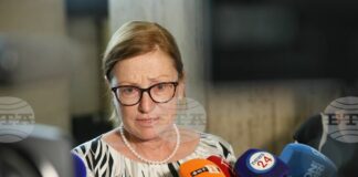 Неизвестен депутат се появи по делото срещу варненския кмет Неизвестен депутат се появи по обвинението за организирана престъпна група спрямо кмета на Варна Благомир Коцев, обясни адвокат Ина Лулчева