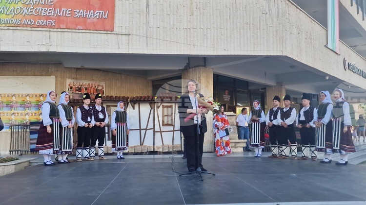 СподелиПожелавам ви Панаирът на киселото мляко и Фестивалът на народните