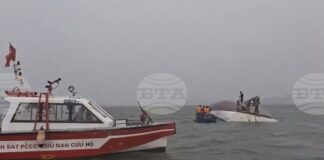 ОБНОВЕНА
                                                                                                Броят на загиналите при преобръщане на туристическо корабче по време на буря във Виетнам нарасна до 38 души