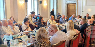 ОБНОВЕНА До 28 юли се очаква общ законопроект за законодателни промени за заплатите на работещите в лечебните заведения