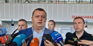 ОБНОВЕНА Спокойна е обстановката с пожарите в Ямболска и Хасковска област, най-критичната точка е в Струмяни, каза зам.-министър Тони Тодоров