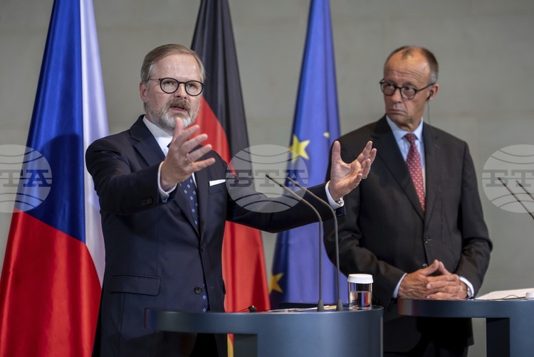 СподелиНа 22 юли вторник германският канцлер Фридрих Мерц проведе среща