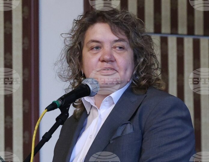 Очаквам мнозинството да отхвърли вота на недоверие, каза председателят на парламента Наталия Киселова