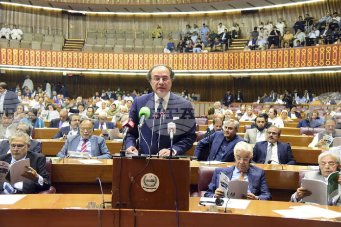 Пакистанският министър на финансите се срещна с министъра на търговията на САЩ във Вашингтон