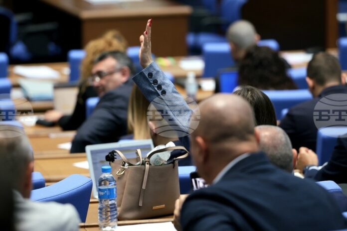 Парламентът не прие да включи в програмата си правилата за дейността на номинационната комисия, свързана с избора на антикорупционната комисия