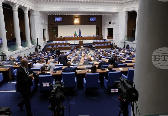 Парламентът преодоля ветото на президента и гласува повторно промените в Закона за здравното осигуряване