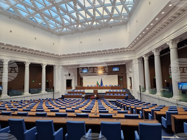 СподелиДнес Парламентът ще разгледа на първо четене предложени от