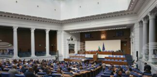 Парламентът удължи работното си време до изчерпване на фиксираните за днес точки в дневния ред