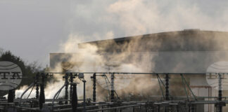 Пожарът, довел до спирането на работата на летище Хийтроу, е причинен от повреда на компонент в електрическа подстанция