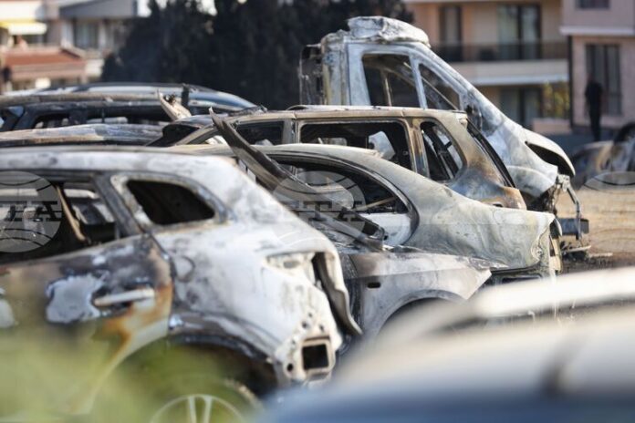 Пожарът в Свети Влас, изпепелил десетки коли, е тръгнал от цигара, смята кметът на курортния град