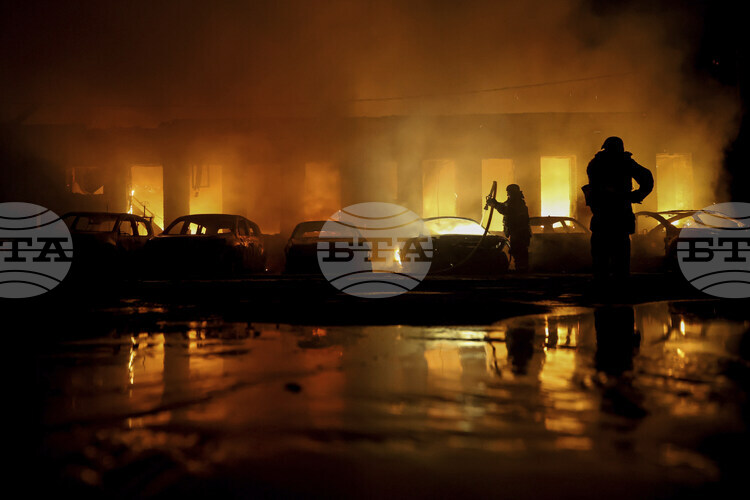 СподелиТази нощ в украинската Запорожка област възникнаха пожари вследствие на