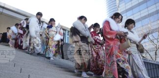 Производството на матча чай в Япония, изправено пред климатичните промени, се бори да отговори на нарастващото глобално търсене