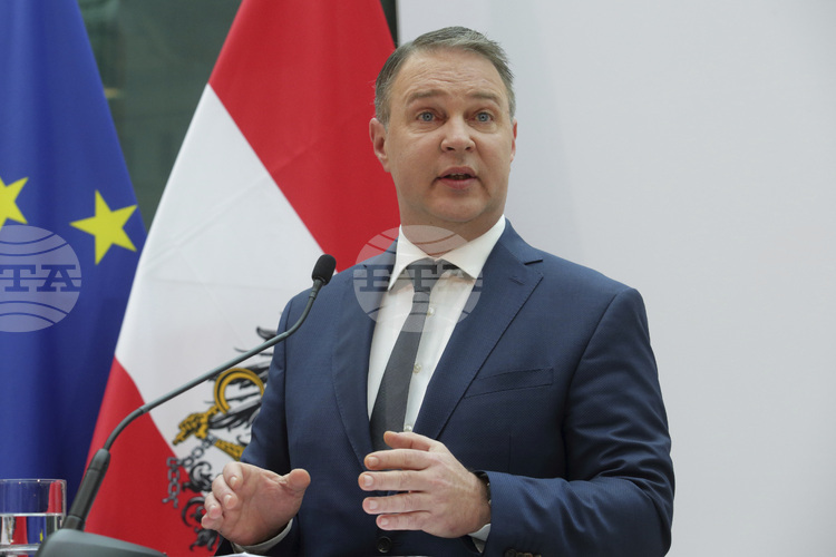 СподелиПротест на пропалестински активисти наруши официалната откриваща церемония на