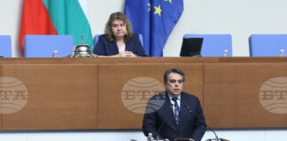 "Продължаваме Промяната" няма да подкрепя вотове на недоверие до 8 юли, заяви Асен Василев