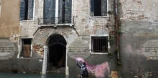 Реставрират „Детето мигрант“ на Банкси във Венеция