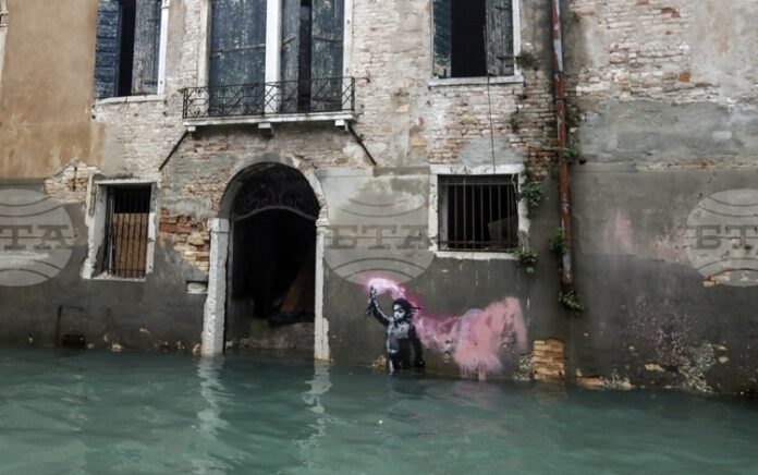 Реставрират „Детето мигрант“ на Банкси във Венеция