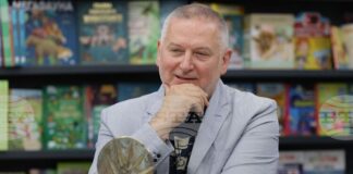 Романът „Градинарят и смъртта“ е представен от в. „Нойе Цюрхер цайтунг“