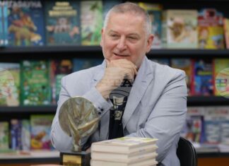 Романът „Градинарят и смъртта“ е представен от в. „Нойе Цюрхер цайтунг“