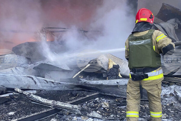 Руските сили атакуваха през тази нощ Кривой Рог, на няколко места има попадения, избухнаха пожари