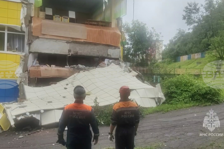 СподелиРуският Министерство на извънредните ситуации съобщи че е анулирало предупреждението