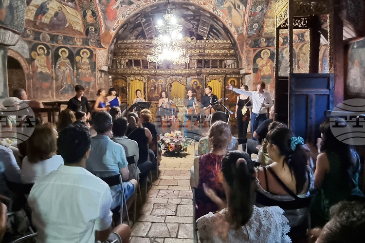 СподелиВ 15 годишната история на фестивала на камерната музика в църквите