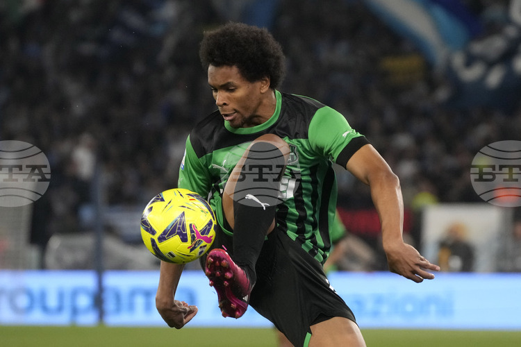 СподелиНовопромоциираният в елита Съндърланд е на крачка от подписването с