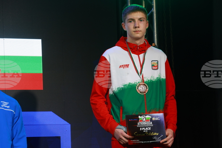 СподелиБългарският боксьор Семьон Болдирев отпадна на четвъртфиналите на Световната купа