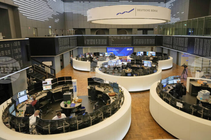 Силен край на търговията отчетоха водещите европейски фондови борси