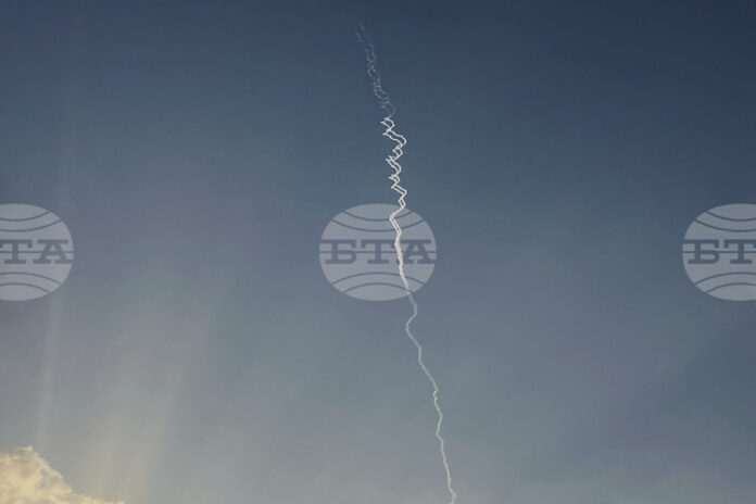 Сирени за въздушна тревога прозвучаха в Израел заради изстреляни от територията на Йемен ракети