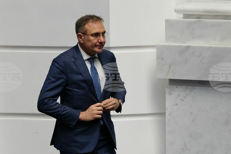 СподелиМинистърът на труда и социалната политика Борислав Гуцанов ще проведе