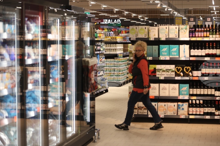 СподелиВ България търговците са задължени да не увеличават цените на