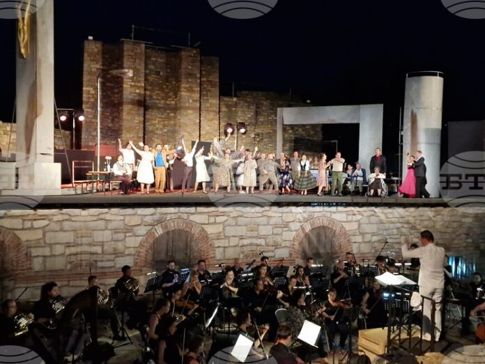 Театрално-музикален продуцентски център – Варна представи операта „Фауст“ в двореца на хълма Царевец във Велико Търново