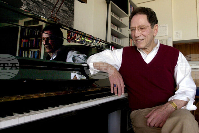 Том Лерър, автор на сатирични песни и математик, почина на 97-годишна възраст