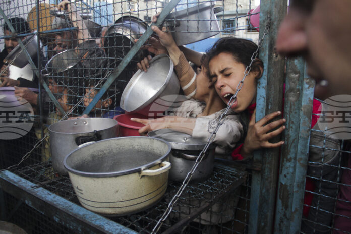 В Газа се разиграва „най-лошият сценарий на глад“ сред населението, казват експерти