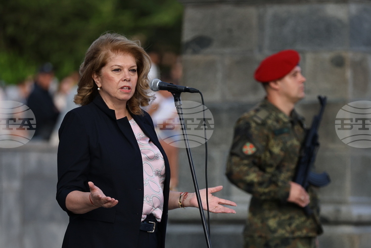 СподелиВ Сопот вицепрезидентът Илияна Йотова връчи националната литературна награда Иван