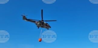 Военнослужещи от Сухопътните войски и хеликоптер „Кугар“ участват в гасенето на големите пожари в областите Благоевград, Хасково и Ямбол